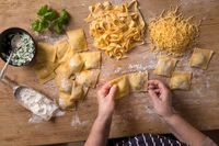 Ayo, Ajak Anak Anda Membuat Pasta Bersama Chef Gino Champagna dari Italia!