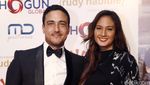 Nadine Chandrawinata Gandeng Hamish Daud di Red Carpet Rudy Habibie