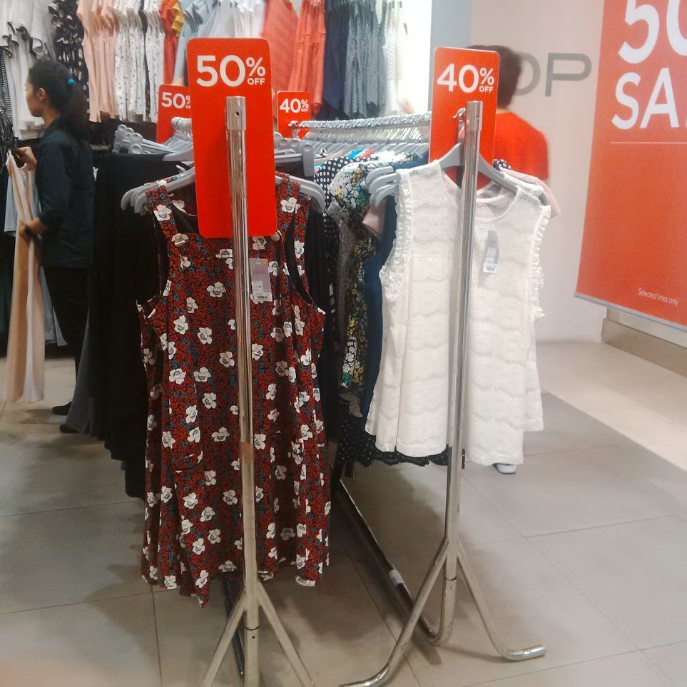 Dorothy Perkins Diskon Sampai 50 Rok Maksi Mulai dari Rp 