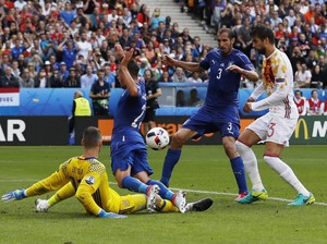 Kalahkan Spanyol, Italia Tantang Jerman di Perempatfinal