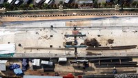 Jalan layang busway ini semata-mata untuk meningkatkan keamanan dan kenyamanan penumpang.