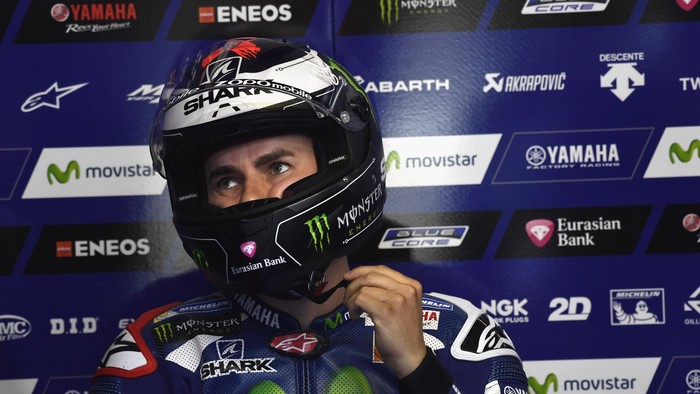 Tertinggal 24 Poin dari Marquez, Ini Komentar Lorenzo
