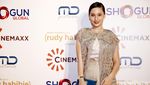 Tatjana Saphira Asyik Selfie di Red Carpet Rudy Habibie