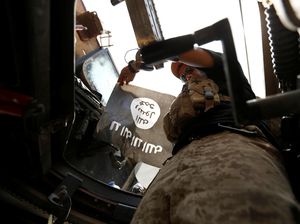 Jet Tempur Irak Bombardir Posisi ISIS di Suriah