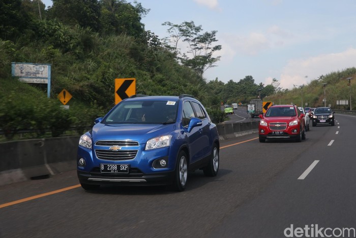 Komitmen Chevrolet terhadap kepuasan pelanggan tidak hanya terlihat dalam Customer Complete Care dan Posko 24 jam, melainkan juga dalam mobil Chevrolet Trax yang telah diuji performanya dalam perjalanan buka bersama media dengan rute Jakarta Cisarua, Puncak. Mobil tangguh ini siap untuk digunakan berpetualang dan cocok untuk berpergian liburan bersama keluarga.