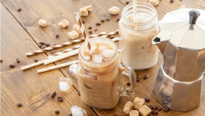 Minum es kopi saat berbuka, boleh tidak ya? Foto: Thinkstock Minum es kopi saat berbuka, boleh tidak ya? Foto: Thinkstock