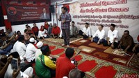 Didampingi oleh anggota DPR RI Fraksi PDI Perjuangan Charles Honoris ia menggelar ramah tamah dalam acara safari Ramadan dengan para kader di kawasan utara Jakarta.