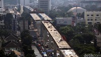 Hingga kini proyek tersebut sudah mencapai 75 persen dari total pengerjaan jalan sepanjang 9,3 Kilometer yang ditargetkan.