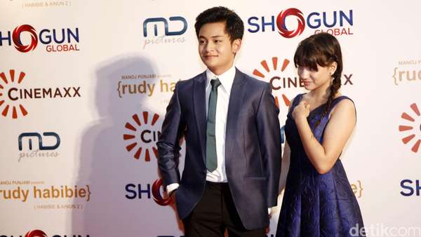 Cassandra Lee dan Randy Martin Makin Lengket Cassandra Lee dan Randy Martin Makin Lengket