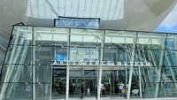 ArtScience Museum yang terletak di kawasan Marina Bay Sands akan mengubah persepsi Anda tentang museum yang kuno dan membosankan. Mulai dari desain museum yang modern hingga instalasi seni yang dikemas futuristik, semuanya akan membuat Anda berdecak kagum (Randy/detikTravel)