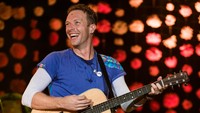 Lagu-lagu seperti A Head Full Of Dreams, Yellow, Every Tear Drop Is A Waterfall, hingga Up & Up membuat koor massal dari kurang lebih 100 ribu penonton yang hadir. Ian Gavan/Getty Images/detikFoto.