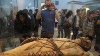 Salah satu koleksi terbaik sekaligus favorit wisatawan di British Museum adalah mumi Mesir. Ada 140 koleksi mumi dan peti mati yang terbagi dalam 2 ruangan besar (Fitraya/detikTravel)