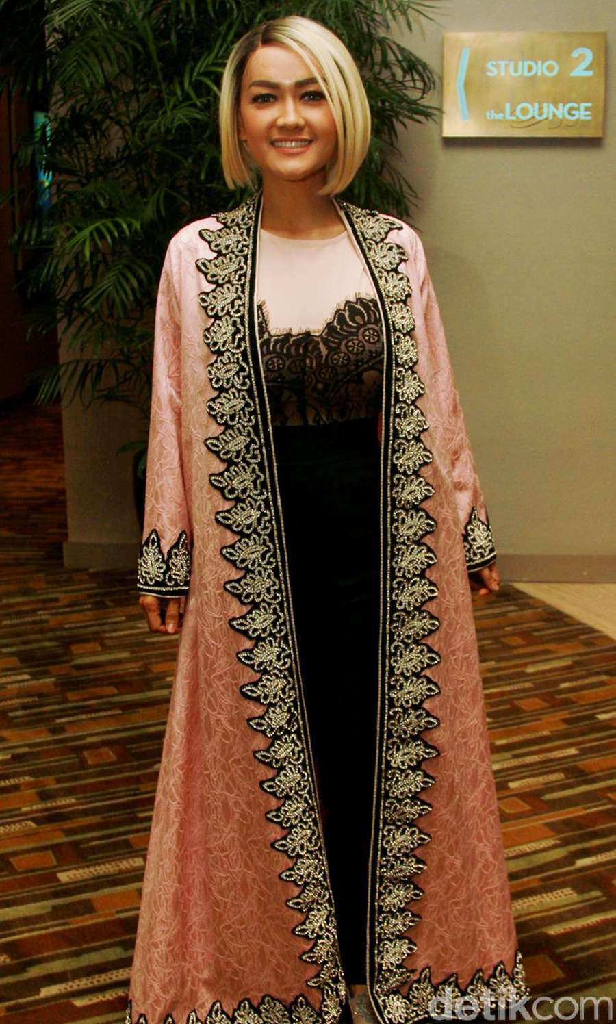 Penampilan Tertutup Julia Perez Saat Ramadan Penampilan Tertutup Julia Perez Saat Ramadan