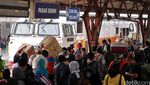 Lonjakan Penumpang di Stasiun Senen