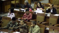 PDIP meminta agar tax amnesty ditunda.