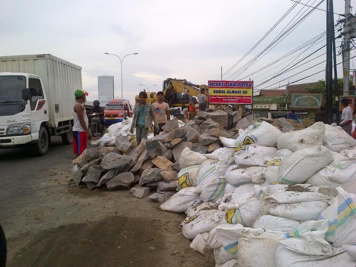 Karung Pasir dan Pompa Air Kurangi Rob di Pantura Semarang