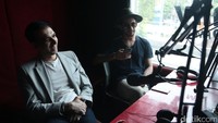 Reza bersama Produser MD Entertainment, Manoj Punjabi.