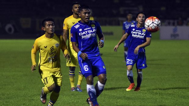 Tony Sucipto pernah bela Persib Bandung.