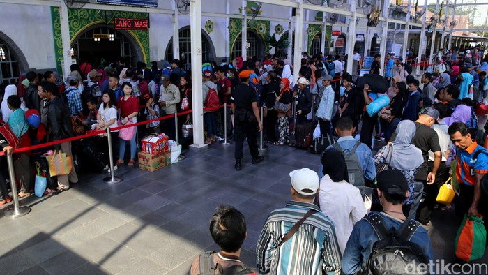700 Ribu Penumpang akan Mudik dari Stasiun Gambir dan Senen