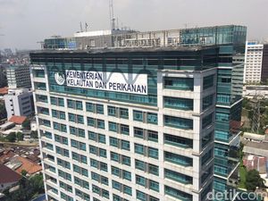 Mau Kerja Bareng Susi Pudjiastuti? KKP Buka 465 Lowongan CPNS Loh