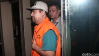 Samsul Hidayatullah, telah ditetapkan KPK sebagai tersangka untuk kasus suap untuk memainkan vonis Saipul Jamil tersebut. Mereka ditetapkan sebagai tersangka setelah terjaring Operasi Tangkap Tangan Tim Satgas KPK pada 15 Juni lalu.