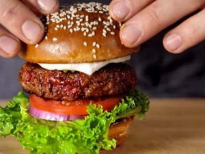 Meski Dibuat dari Tumbuhan, Impossible Burger Rasanya Persis Daging Asli