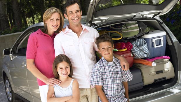 Ilustrasi mudik dengan mobil. 