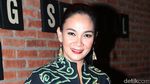 Penampilan Etnik Dian Nitami dan Millane Fernandez