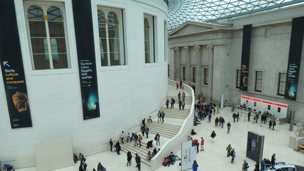 aneka barang koleksi British Museum London