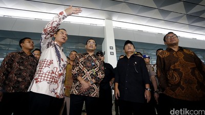 Pantau Persiapan Mudik, Akom Kunjungi Bandara Soetta