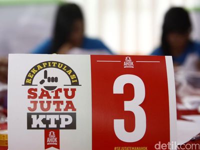 Relawan Hitung Manual Surat Dukungan ke Ahok