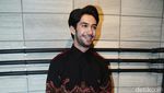 Reza Rahadian Tampan Berbatik di Yogyakarta