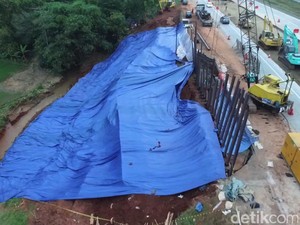 Begini Kondisi Bahu Jalan Amblas di Tol Cipali Arah Jakarta dari Udara