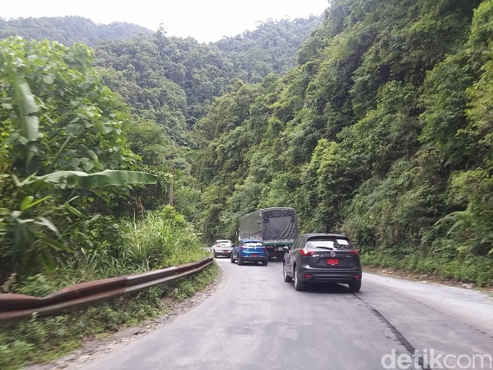 Test Drive Unik Ala Mazda di Laos