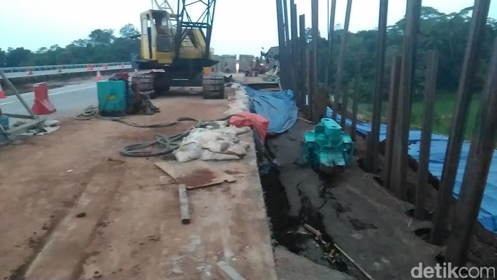 Hati-hati Melintas di KM 103 Tol Cipali Arah Jakarta, Ada Perbaikan Jalan Longsor