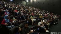 Seluruh tiket yang dijual pada malam itu laris alias sold out.