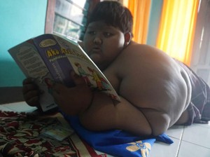 Ternyata Ini Alasan Ade Rai Dampingi Ariya, Bocah Tergemuk Asal Karawang