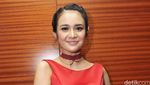 Dibalut Dress Merah Menyala, Michelle Ziudith Manis Banget!