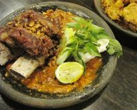 Pakai Nasi Hangat Enaknya Makan Iga Bakar yang Empuk Pakai Nasi Hangat Enaknya Makan Iga Bakar yang Empuk