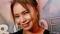 Rossa mengisi soundtrack film tersebut lewat lagu Jangan Hilangkan Dia. Pool/Gus Mun/detikFoto.