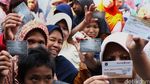 Warga Pasar Minggu Antre Daging Murah