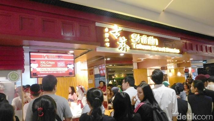 XXL Crispy Chicken Kini Bisa Dinikmati di Grand Indonesia XXL Crispy Chicken Kini Bisa Dinikmati di Grand Indonesia