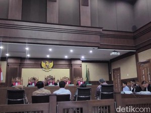 M Sanusi Akui Anak Buah Aguan Minta Pengaturan Paripurna Agar Kuorum