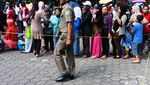 Warga Pasar Minggu Antre Daging Murah