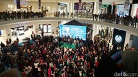 Terlihat ribuan penggemar memadati The Park Mall, Sukoharjo, Solo pada Rabu (29/6/2016) saat acara Meet and Greet.