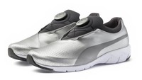 Sepatu tersebut merupakan garapan kolaborasi antara BMW, Puma serta Designworks.