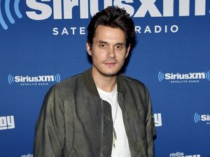 John Mayer Jadi Vlogger Kecantikan, Berbagi Tips Perawatan Wajah