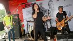 Kaka Bersama Istri di Perilisan Album Baru Slank