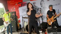 Slank saat merilis album barunya di kawasan Lenteng Agung, Jakarta Selatan, Rabu (29/6/2016). Pool/Gus Mun/detikFoto.