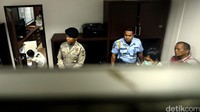 Putu sudah ditetapkan tersangka. Dia diduga menerima suap 40 ribu dollar Singapura dan Rp 500 juta.